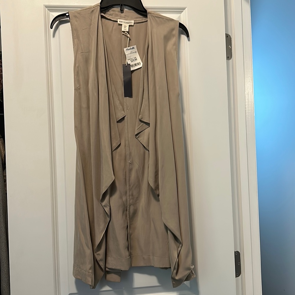 Brand new vest duster with belt
